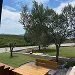 Zu * Urla