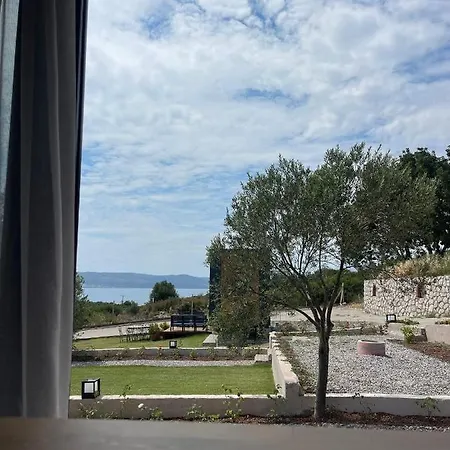 Zu Szálloda Urla