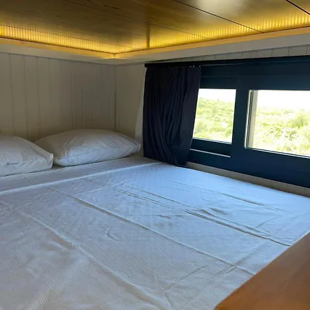 Hotel Zu Urla