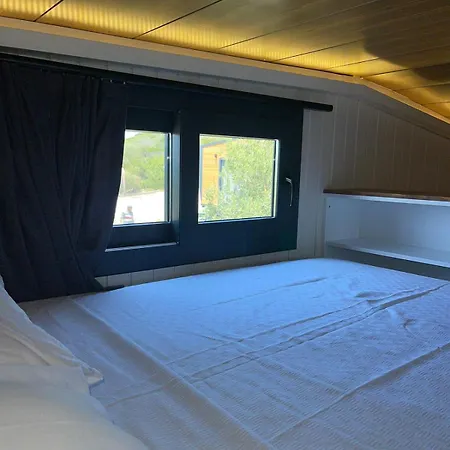 Zu Hotel *