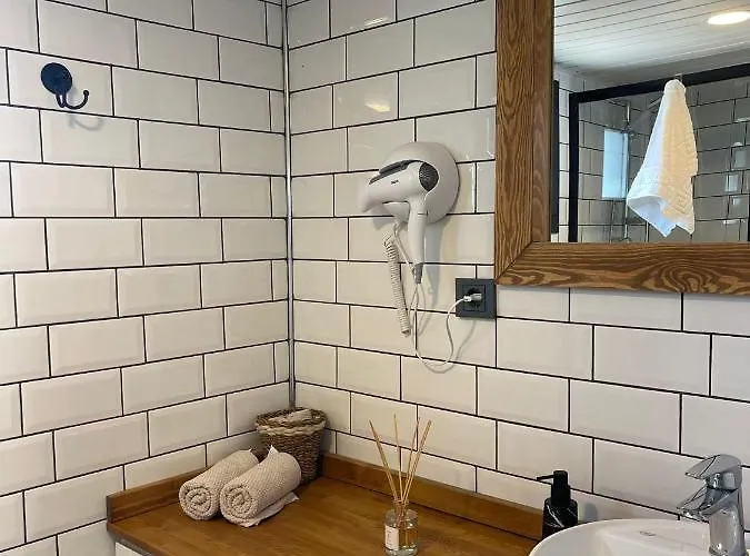 Zu Ξενοδοχείο Βουρλά