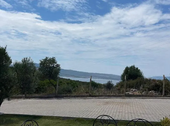 Zu Ξενοδοχείο *