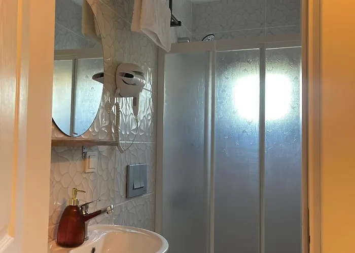 Ξενοδοχείο Zu Βουρλά